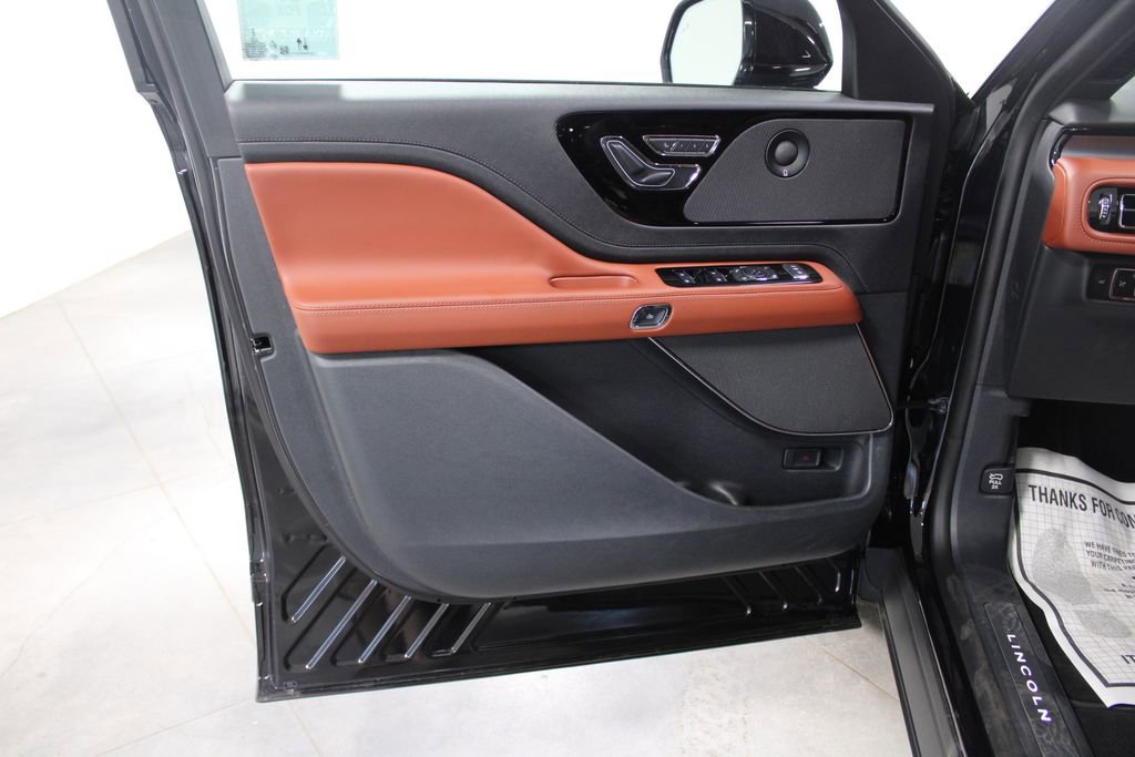 Used 2025 Lincoln Aviator Reserve image 26