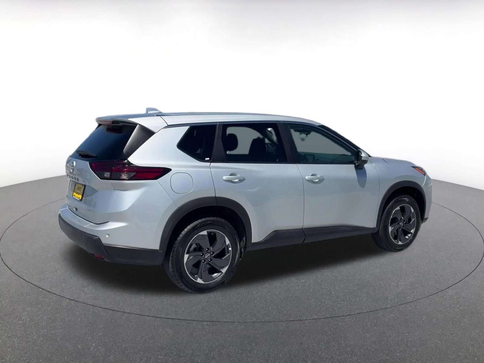 Used 2025 Nissan Rogue SV FWD image 14