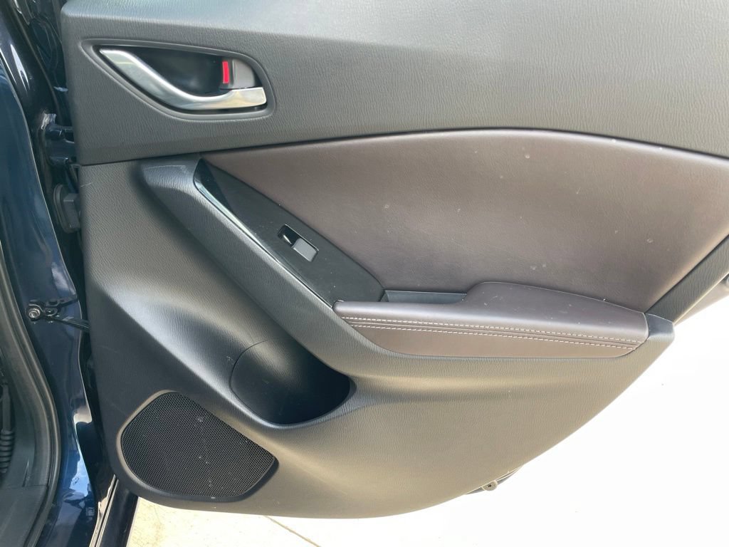 Used 2018 MAZDA MAZDA3 Grand Touring w/ Premium Equipment Package FWD image 23