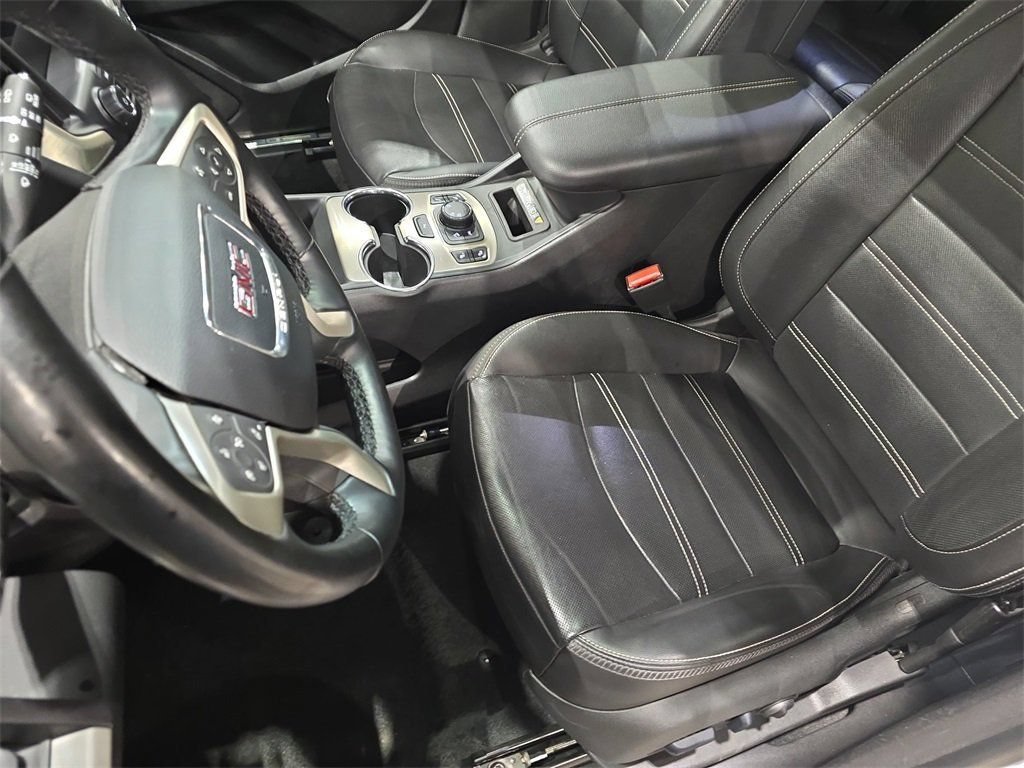 Used 2024 GMC Terrain Denali AWD/4WD image 15