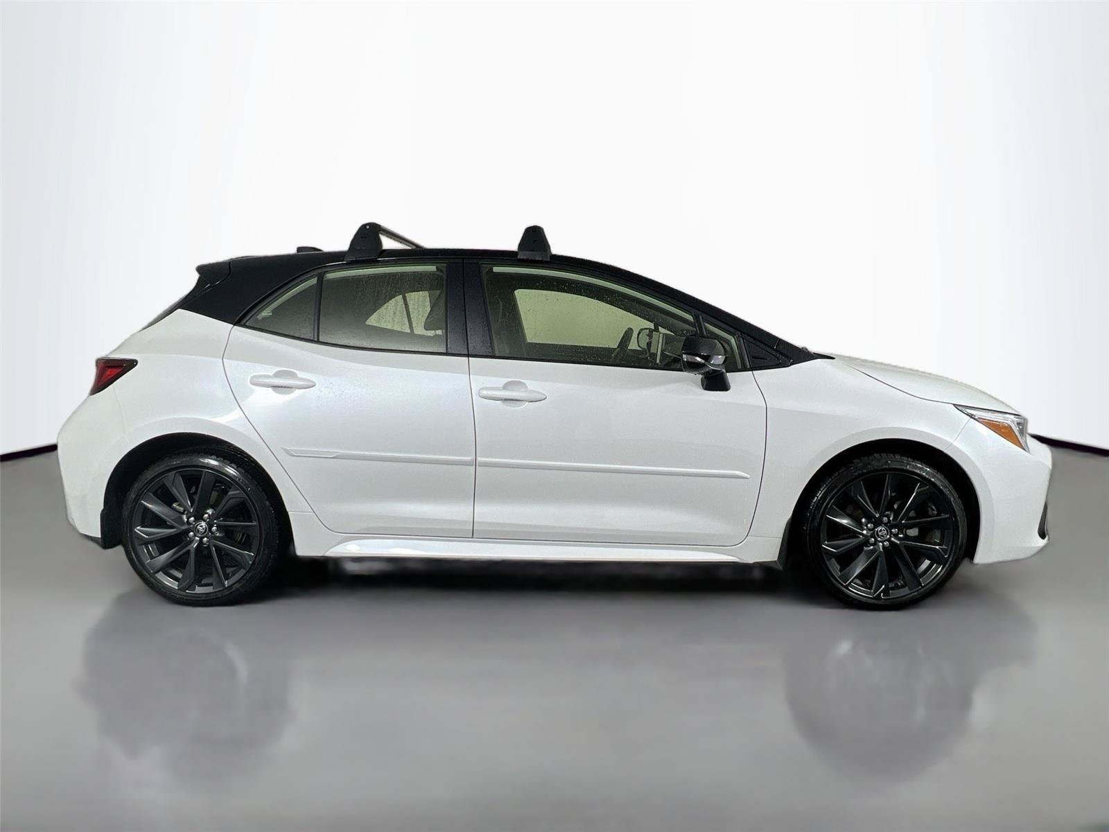 Used 2025 Toyota Corolla XSE FWD image 7