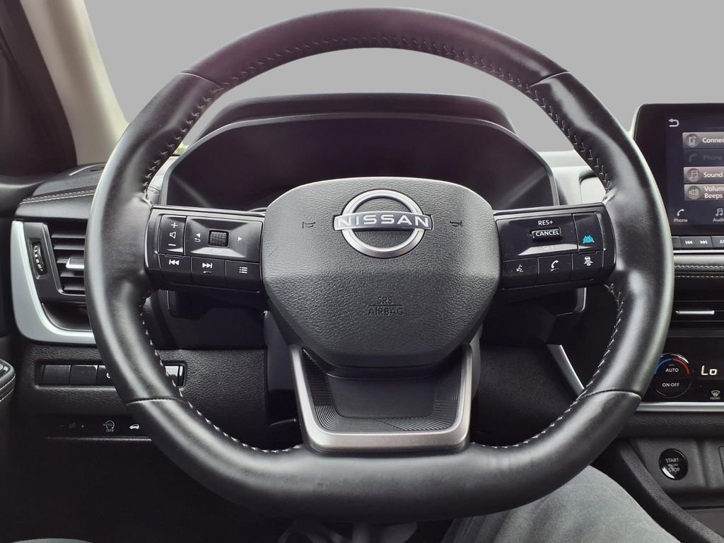 Used 2025 Nissan Rogue SV AWD/4WD image 15