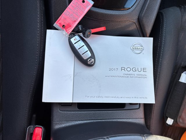 Used 2017 Nissan Rogue SV FWD image 9