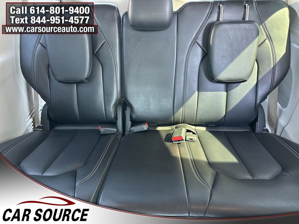 Used 2023 Chrysler Pacifica Touring-L image 10
