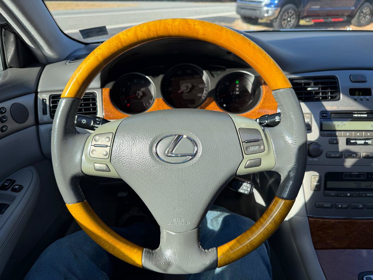 Used 2005 Lexus ES 330 FWD image 12