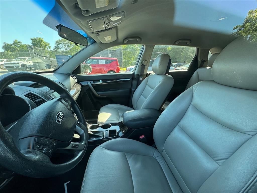 Used 2014 Kia Sorento LX FWD image 8