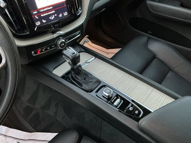 Used 2020 Volvo XC60 T6 Inscription AWD/4WD image 24