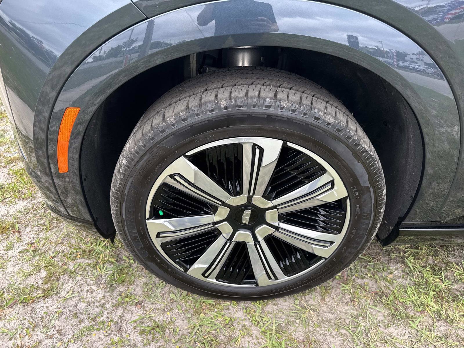 Certified 2025 Cadillac Escalade IQ Luxury 1 w/ Smart Trailering package AWD/4WD image 10