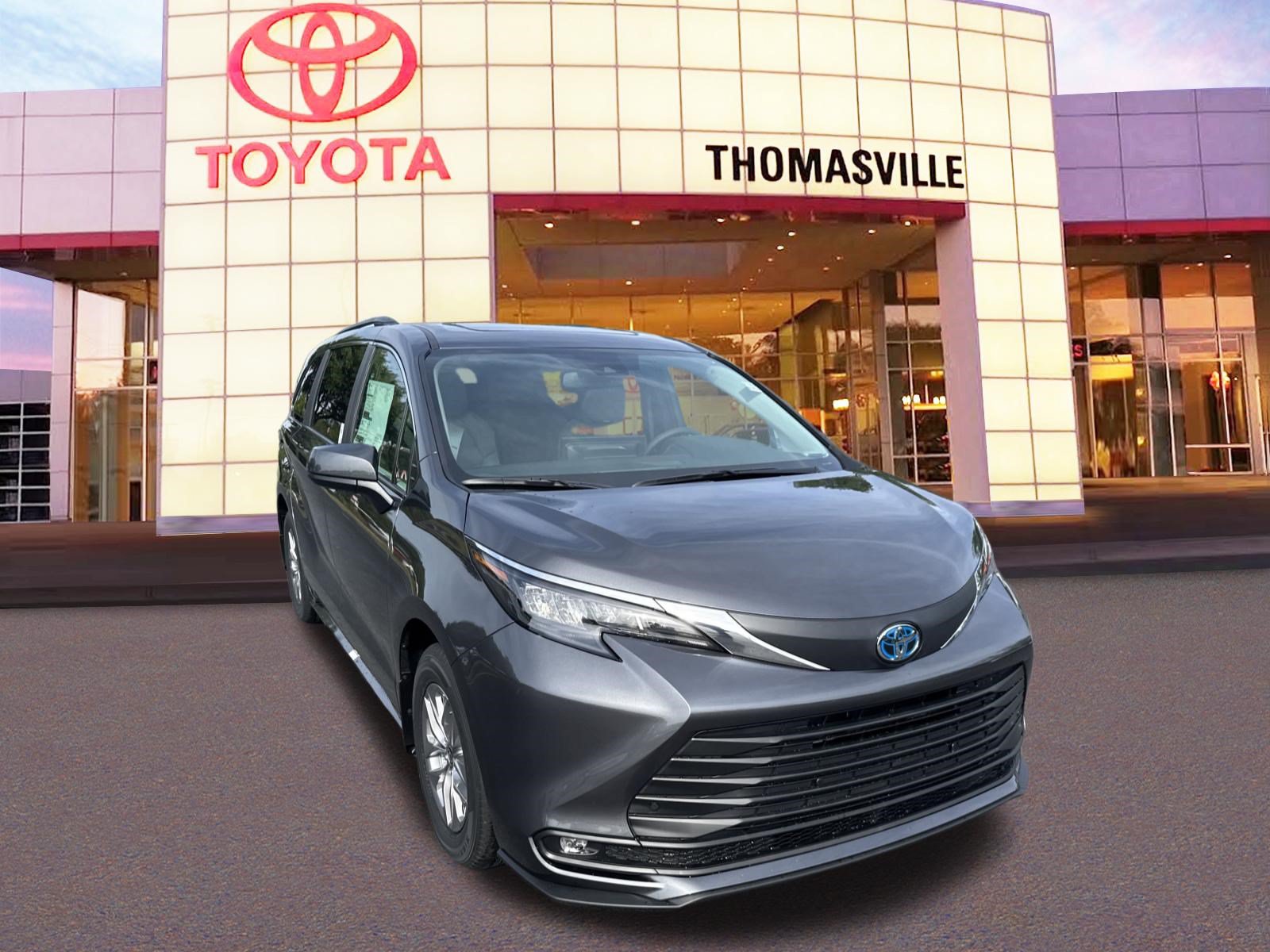 New 2025 Toyota Sienna XLE FWD image 4