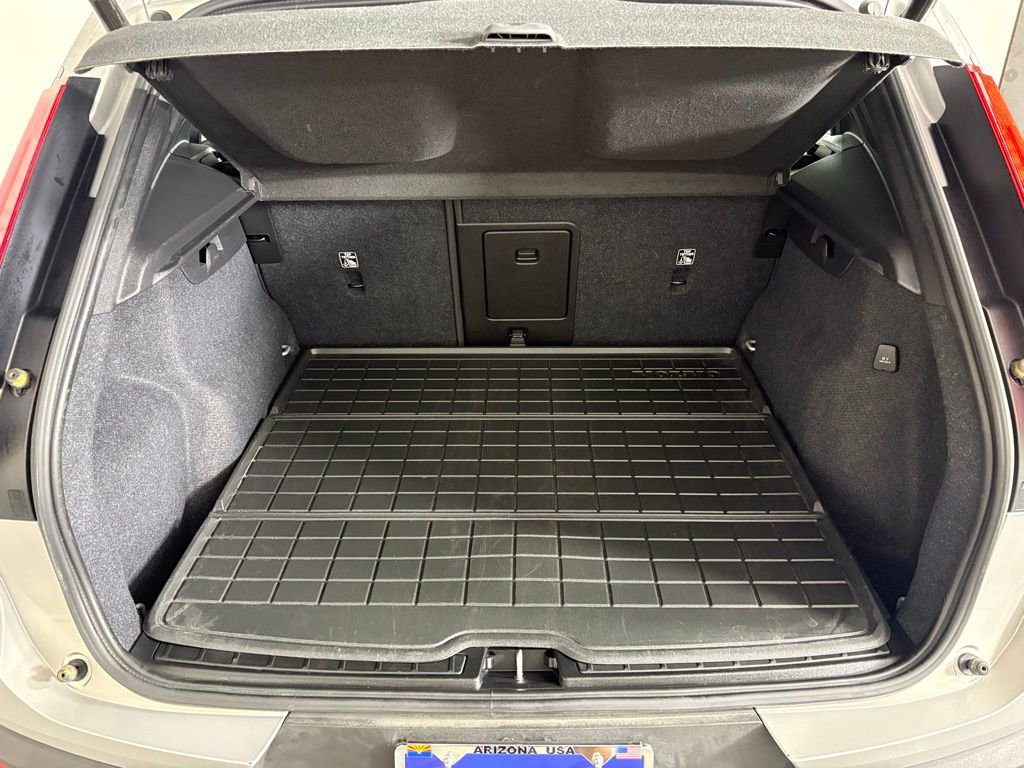 Used 2023 Volvo XC40 B5 Plus w/ Driver Assist Package image 18