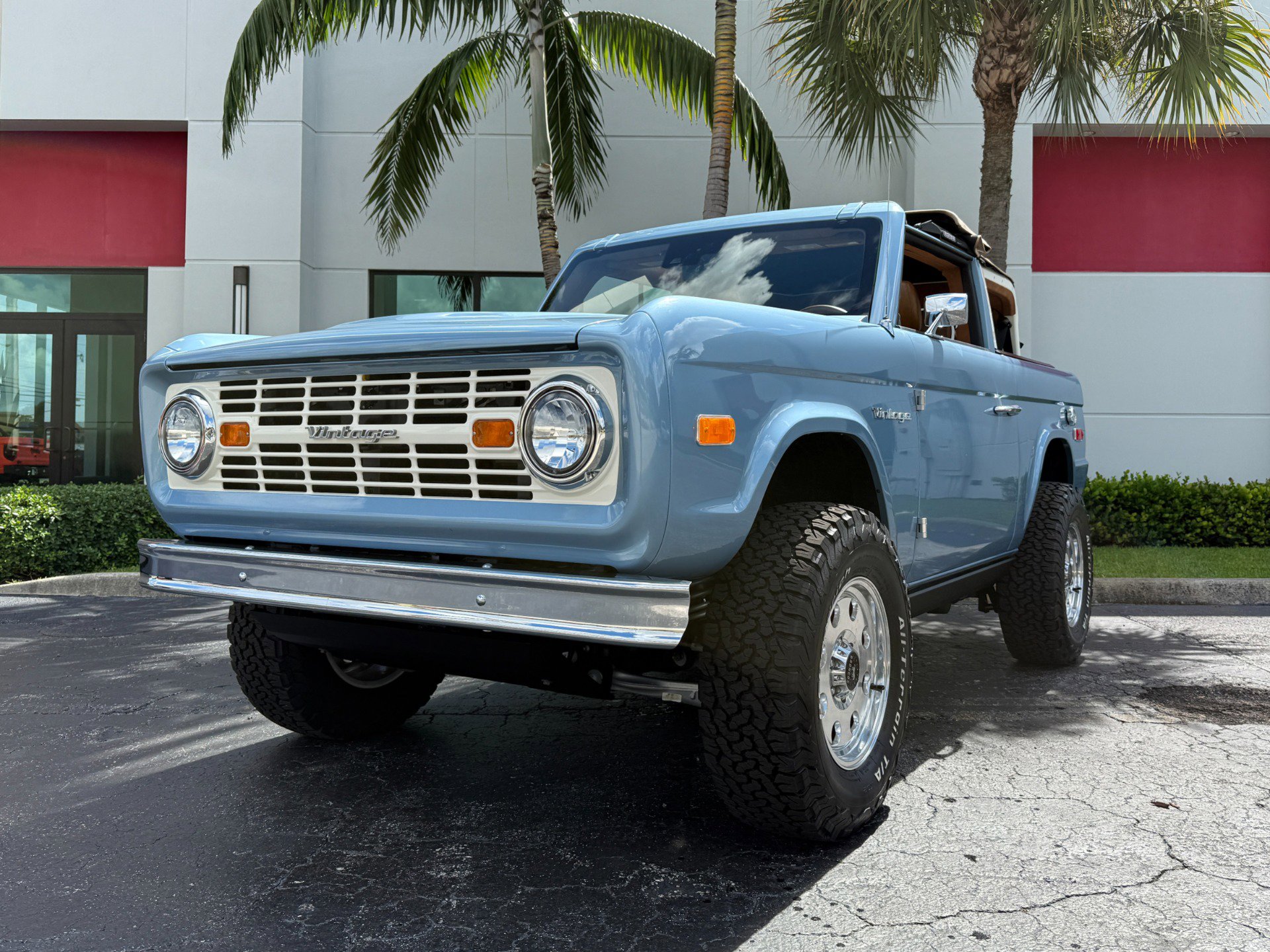 Used 2023 Ford Bronco Black Diamond image 6