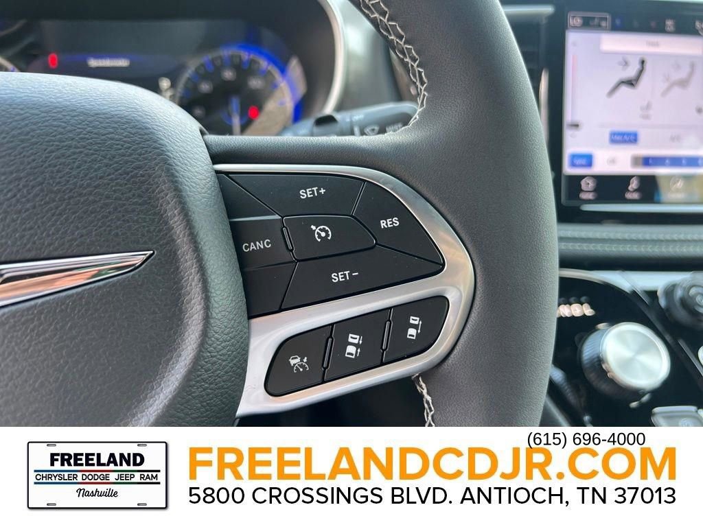 New 2025 Chrysler Pacifica Select image 15