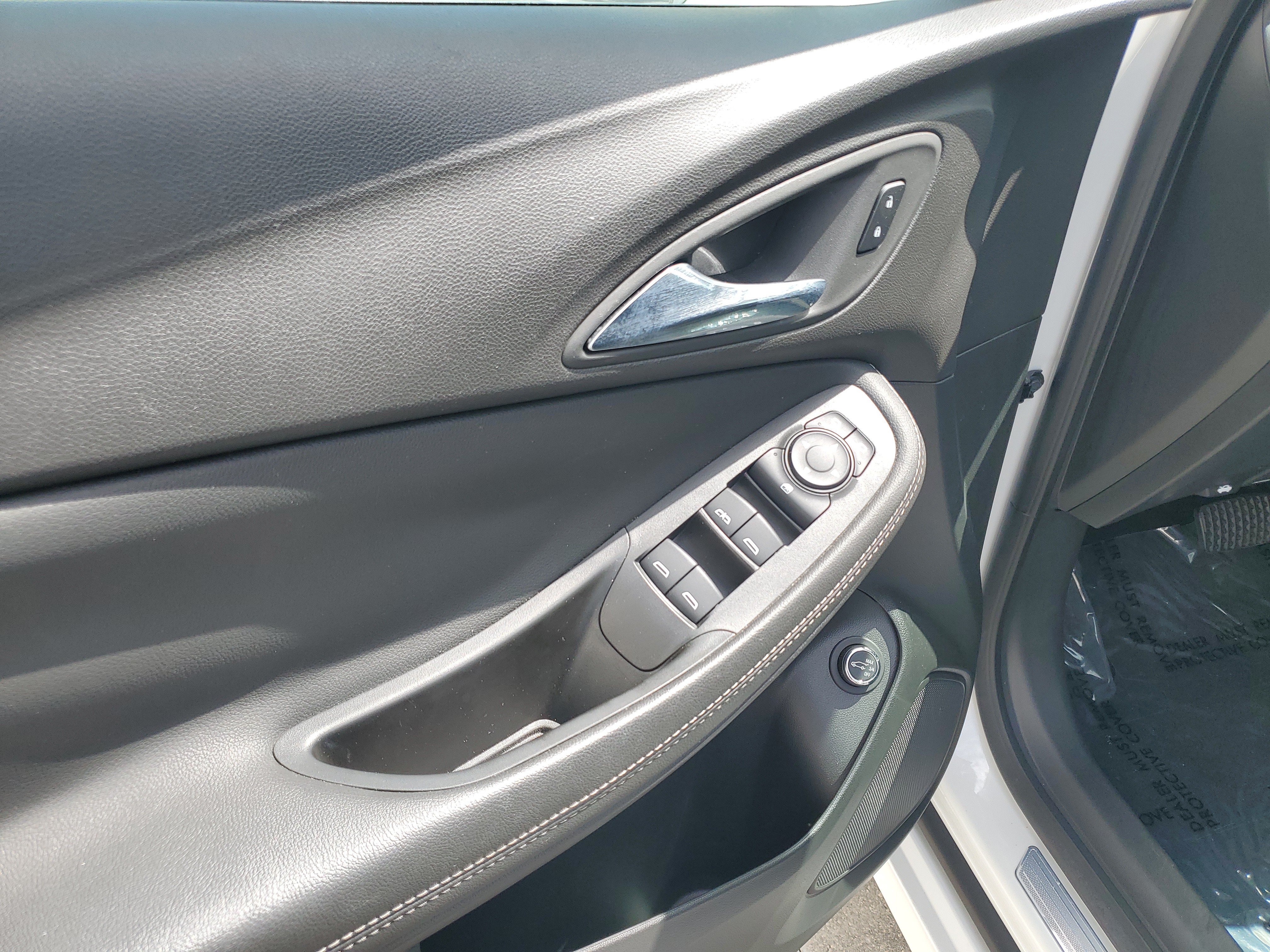 Used 2023 Buick Encore GX Select w/ Sport Touring Package FWD image 19