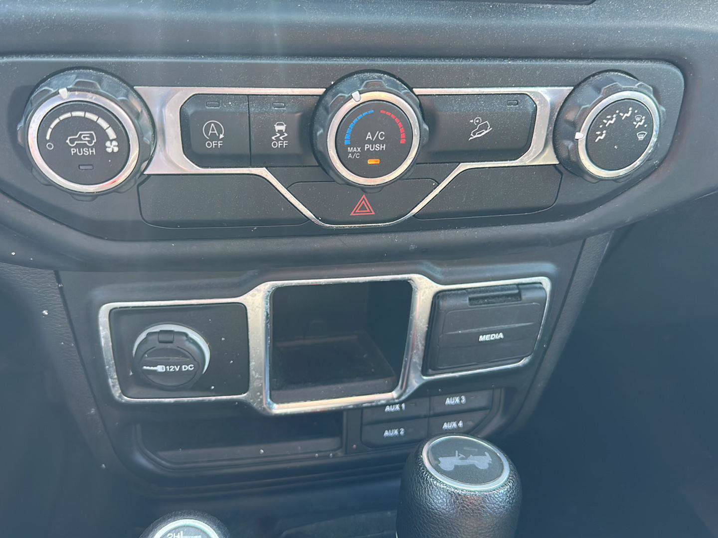 Used 2020 Jeep Wrangler Sport AWD/4WD image 13