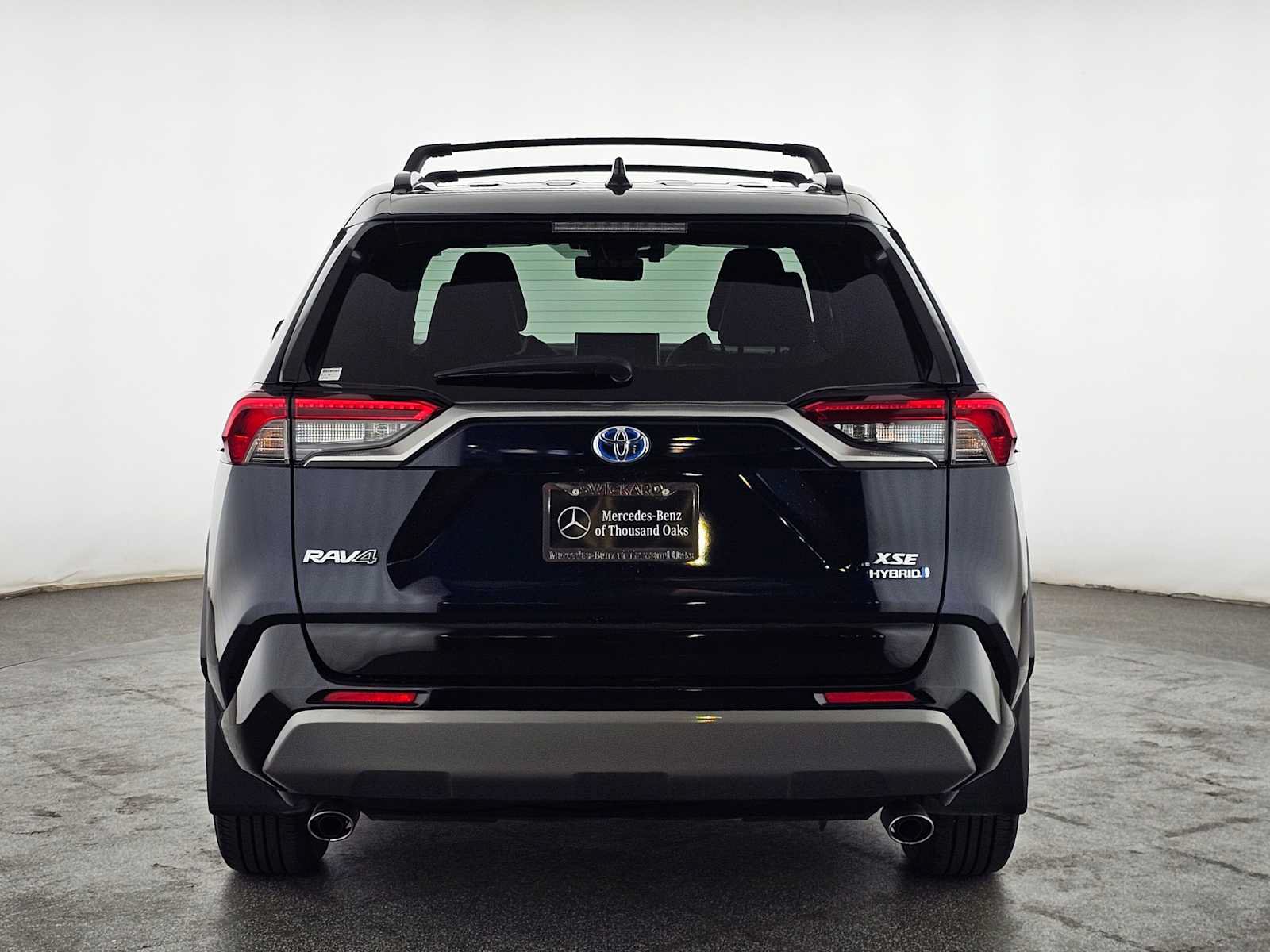 Used 2019 Toyota RAV4 XSE w/ XSE Weather Package AWD/4WD image 4