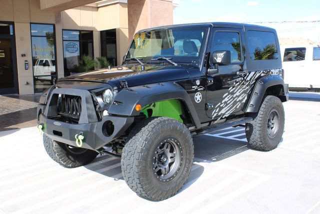 Used 2012 Jeep Wrangler Sahara w/ Connectivity Group AWD/4WD image 3