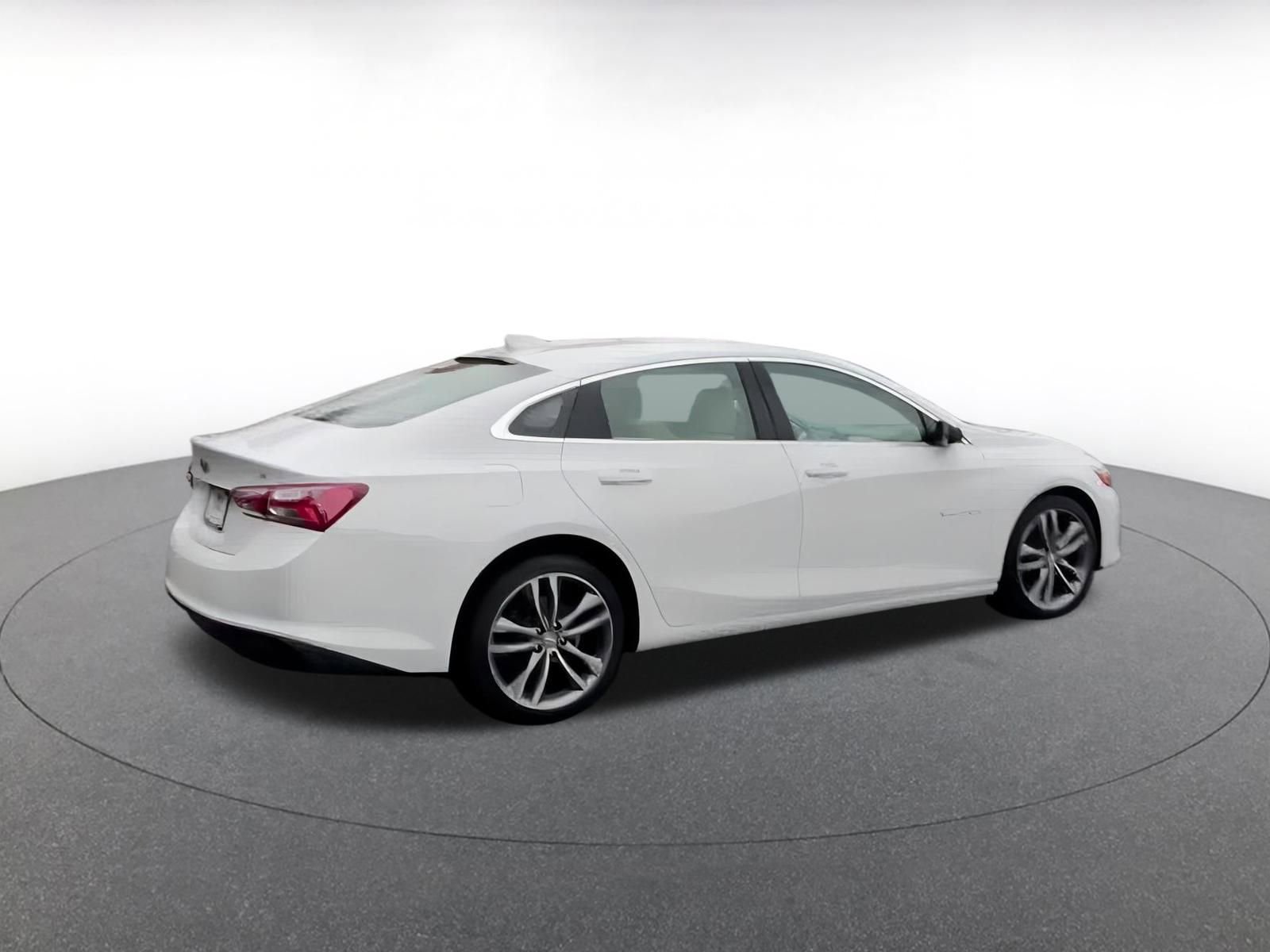 Used 2024 Chevrolet Malibu LT image 15