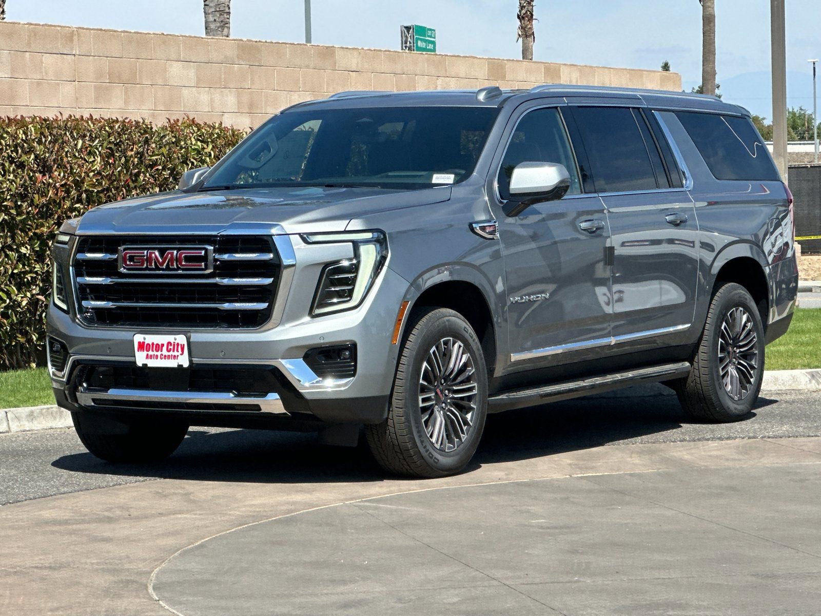 New 2026 GMC Yukon XL Elevation w/ Elevation Premium Package AWD/4WD image 8