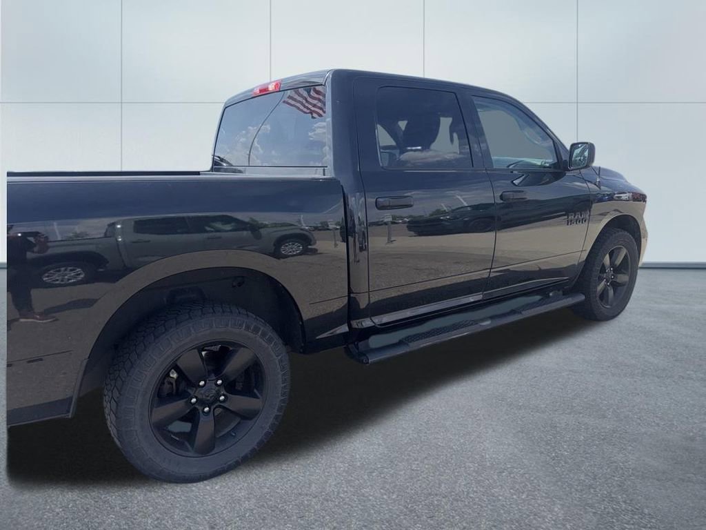 Used 2018 RAM 1500 Express w/ Black Ram 1500 Express Group AWD/4WD video 3