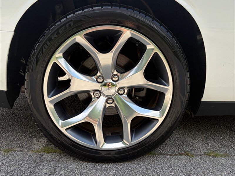 Used 2015 Dodge Challenger SXT Plus RWD image 28