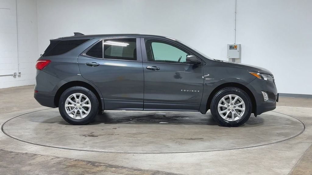 Used 2020 Chevrolet Equinox LS w/ LS Convenience Package AWD/4WD image 9
