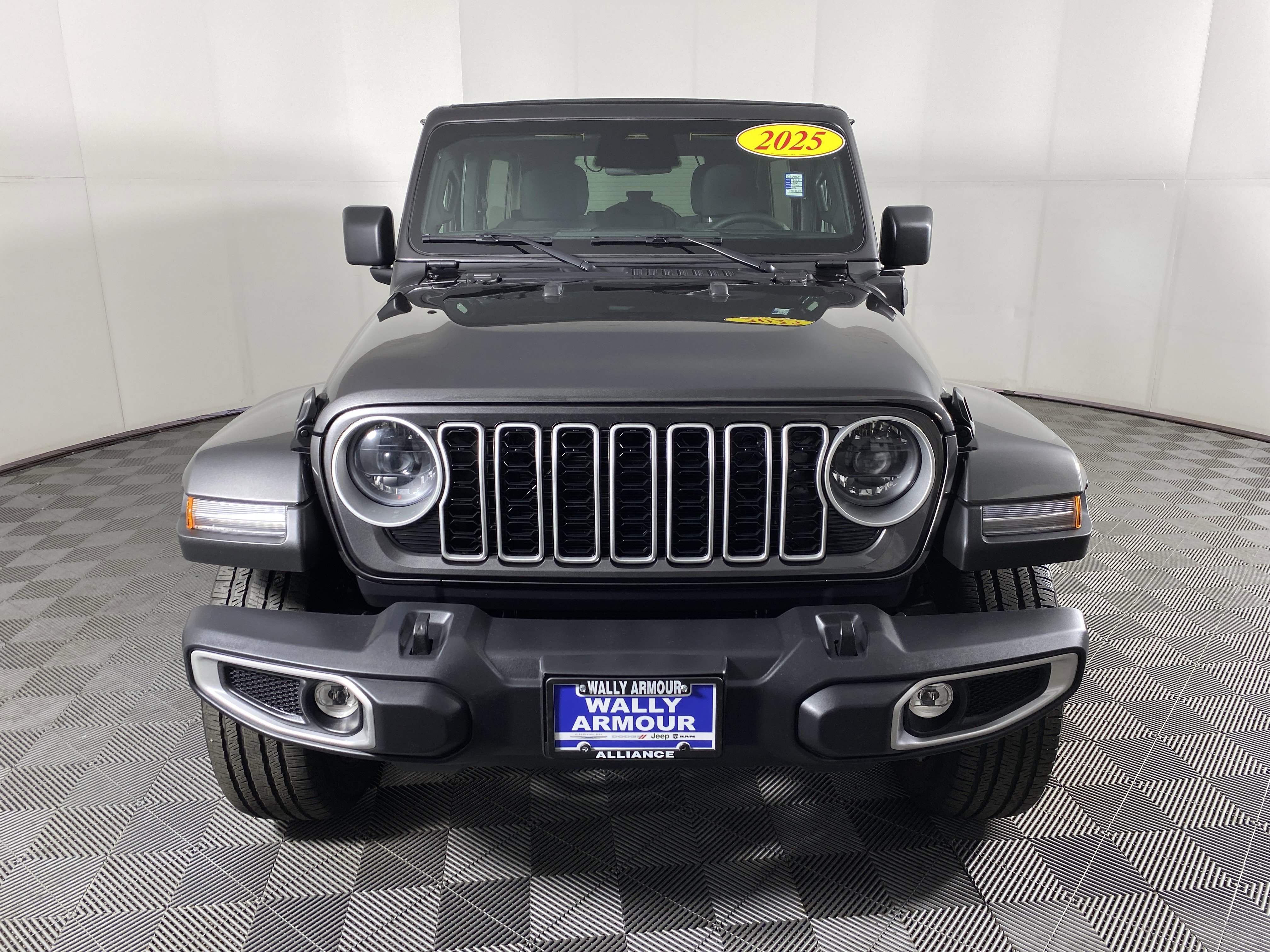 Used 2025 Jeep Wrangler Sahara w/ Safety Group image 12