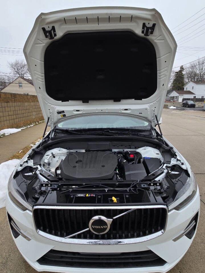 Used 2023 Volvo XC60 B5 Core image 47