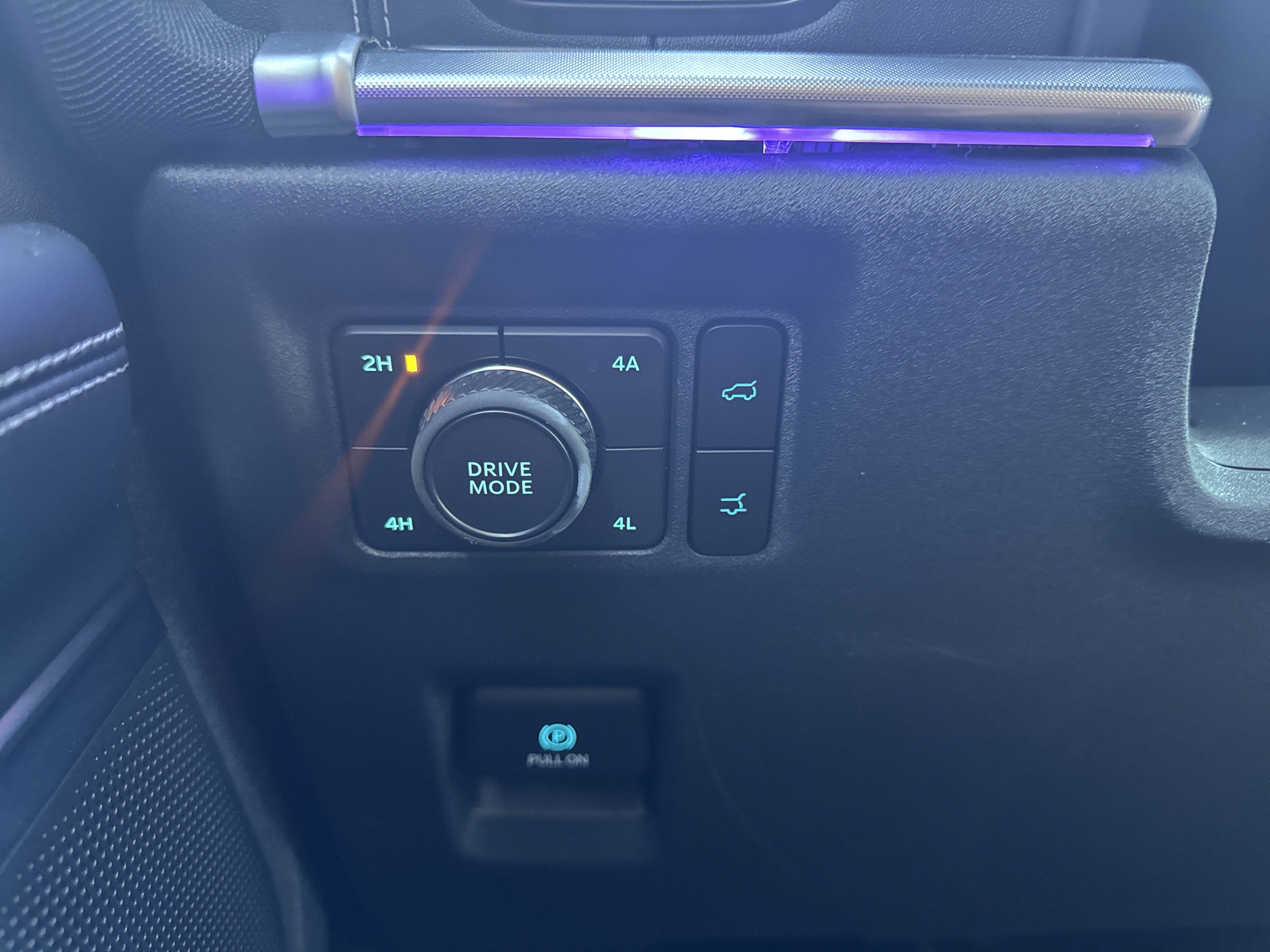 Certified 2025 Ford Expedition Platinum w/ Driver's Package image 28