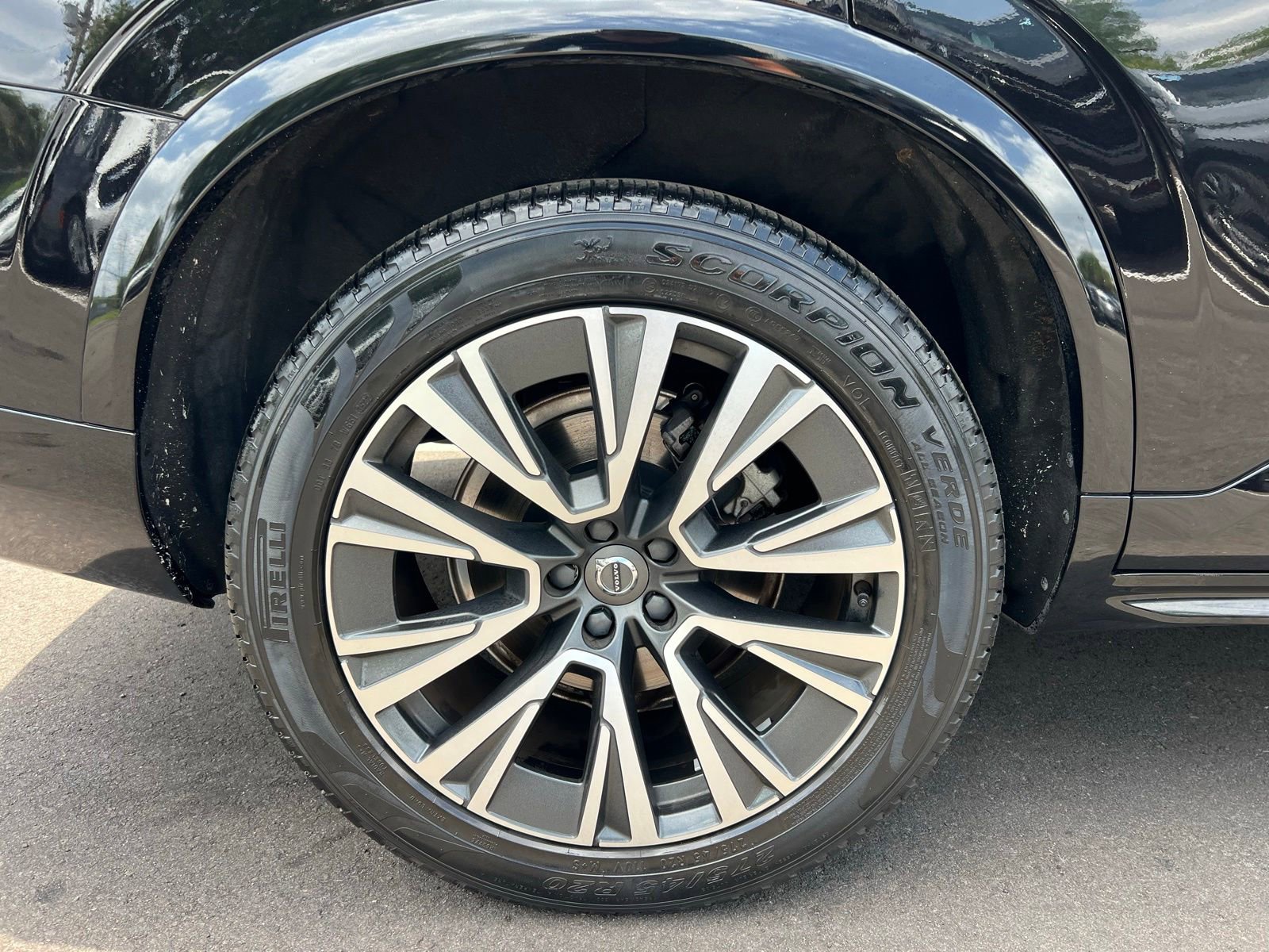 Used 2020 Volvo XC90 T5 Momentum w/ Protection Package Premier FWD image 14