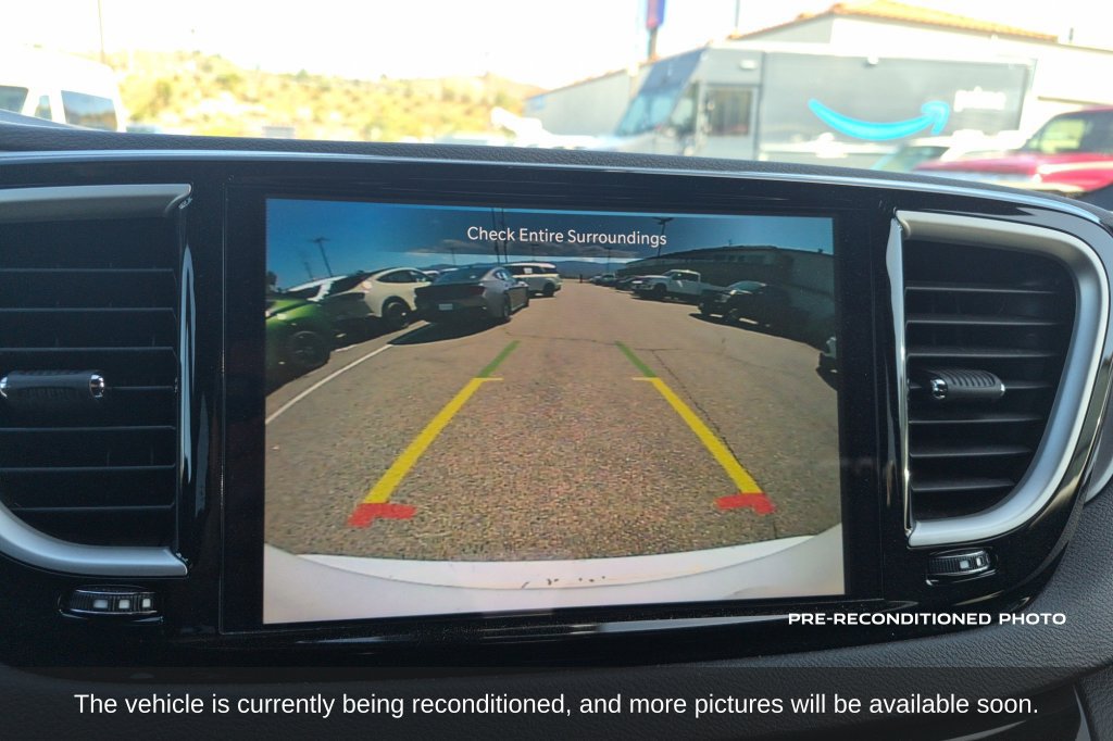 Used 2026 Chrysler Pacifica Select FWD image 17
