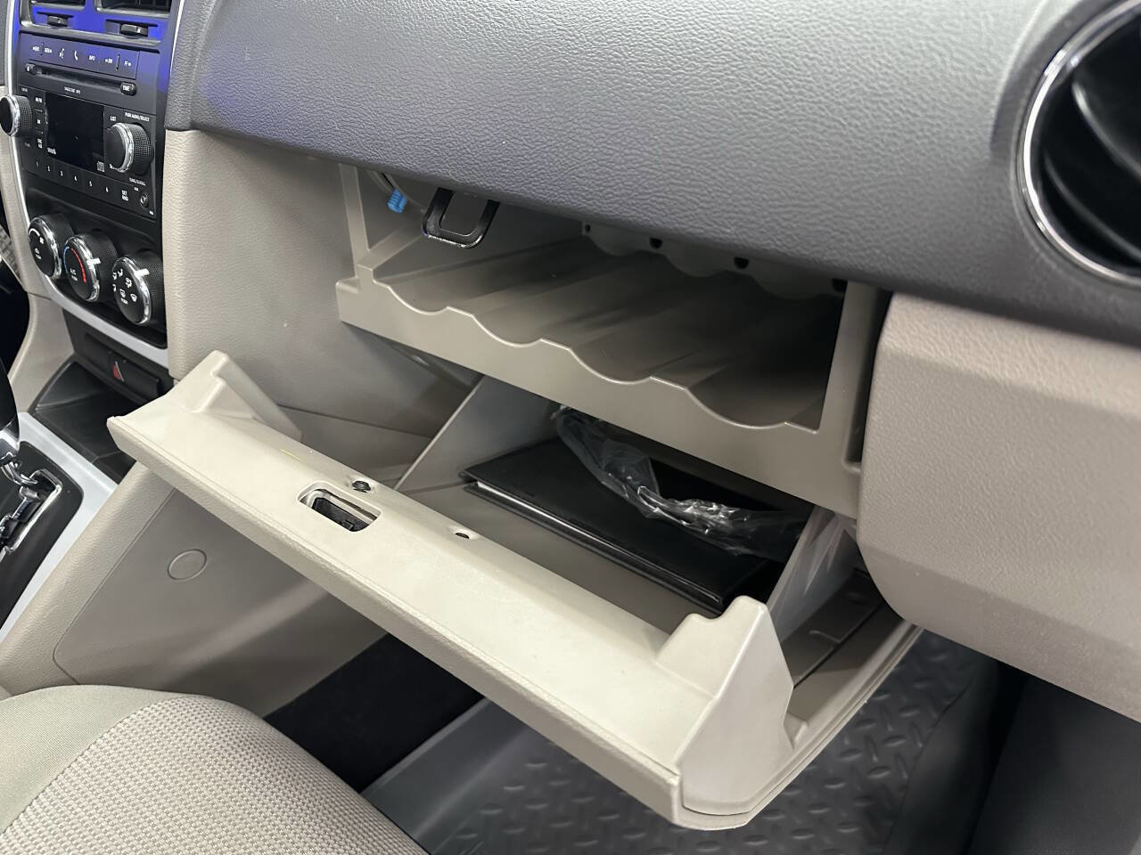 Used 2010 Dodge Caliber Mainstreet image 36