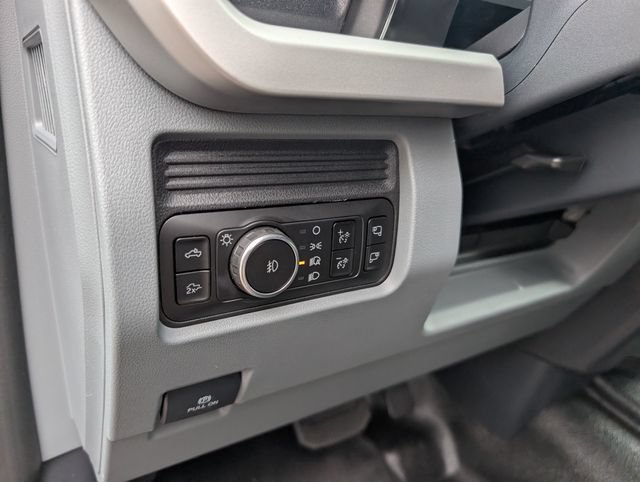 New 2027 Ford F250 XLT w/ XLT Premium Package AWD/4WD image 17