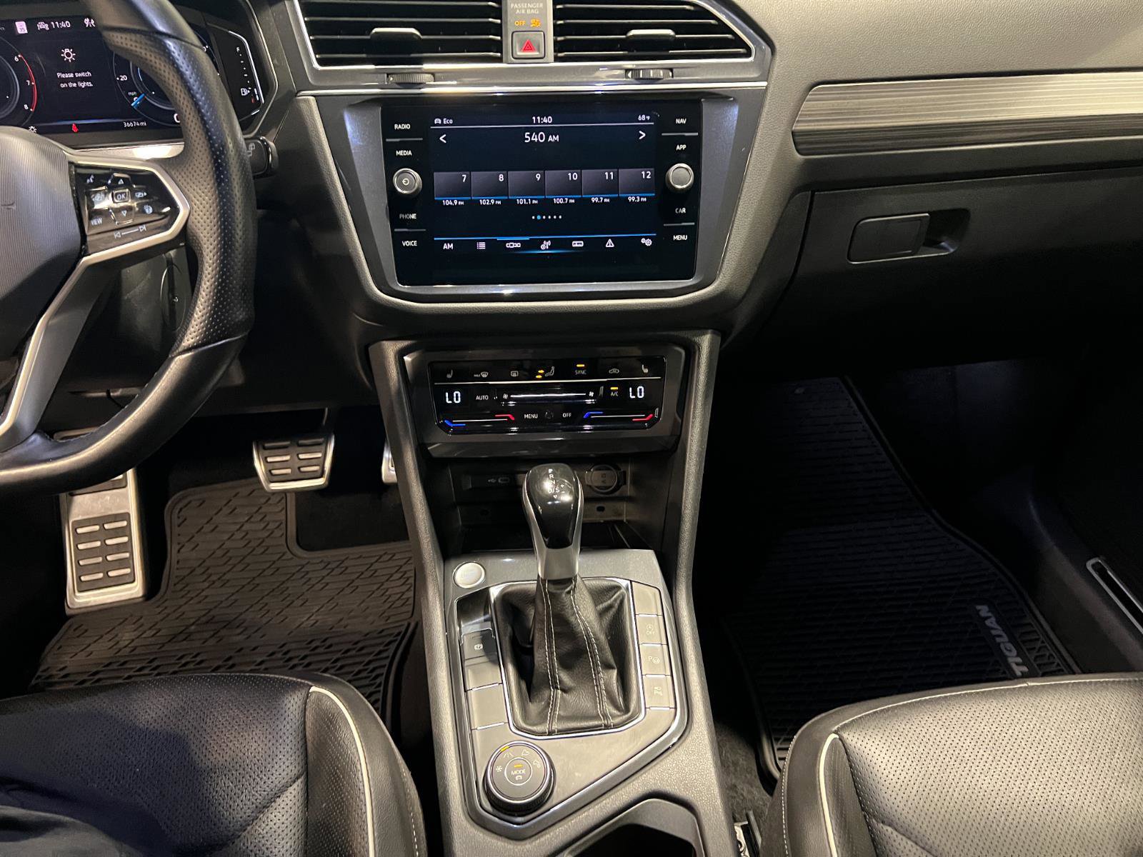 Used 2022 Volkswagen Tiguan SEL R-Line image 16