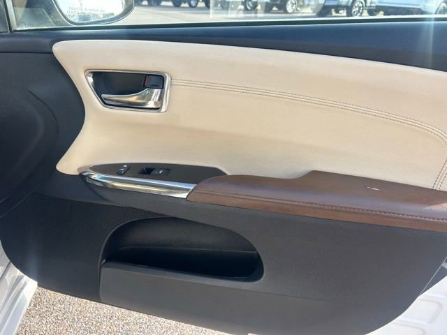 Used 2015 Toyota Avalon XLE Premium FWD image 18