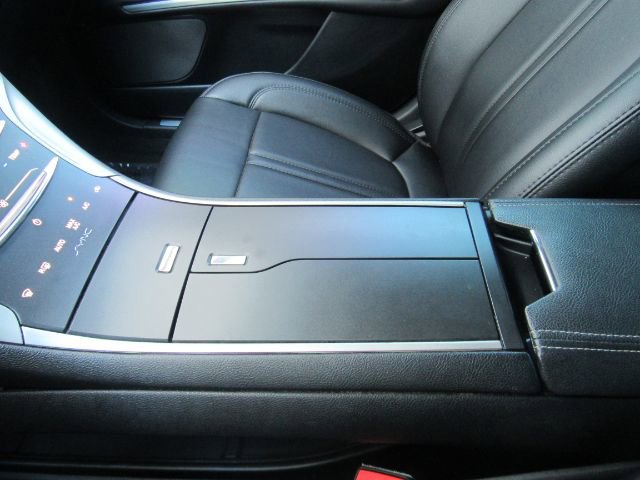 Used 2016 Lincoln MKZ Hybrid image 41