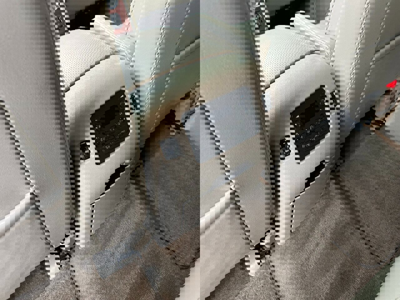 Used 2005 Cadillac Escalade AWD image 33