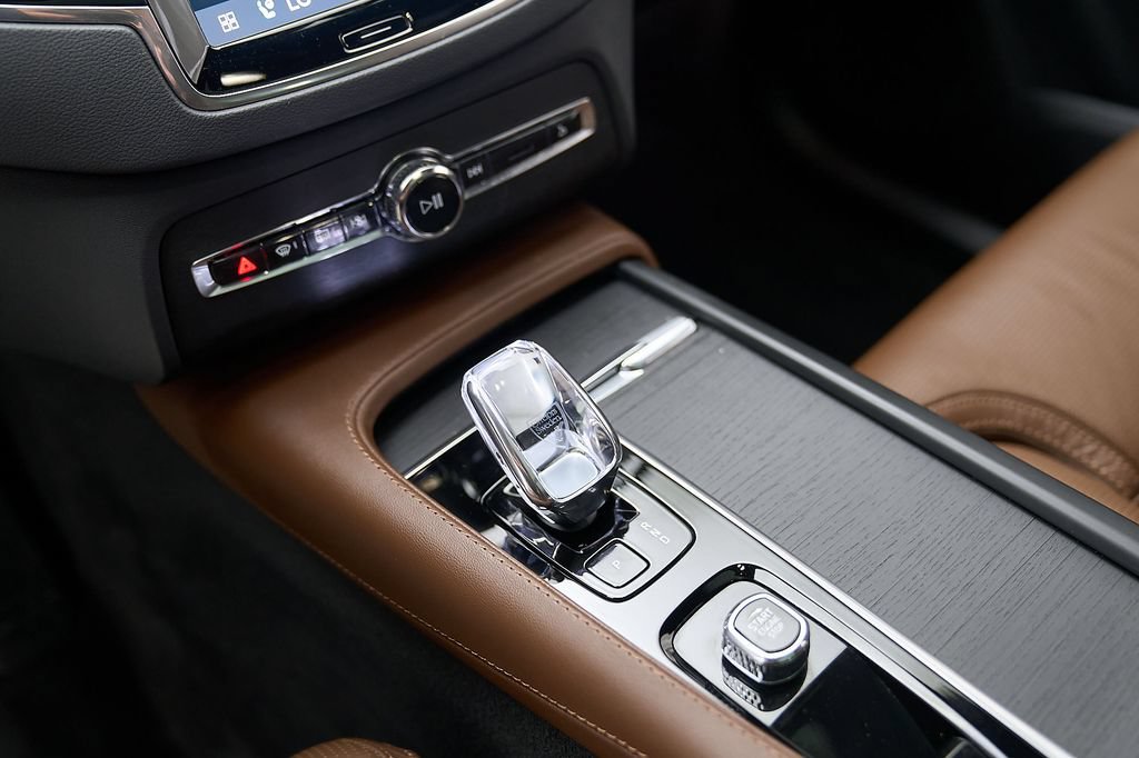Certified 2023 Volvo XC90 B6 Ultimate AWD/4WD image 18