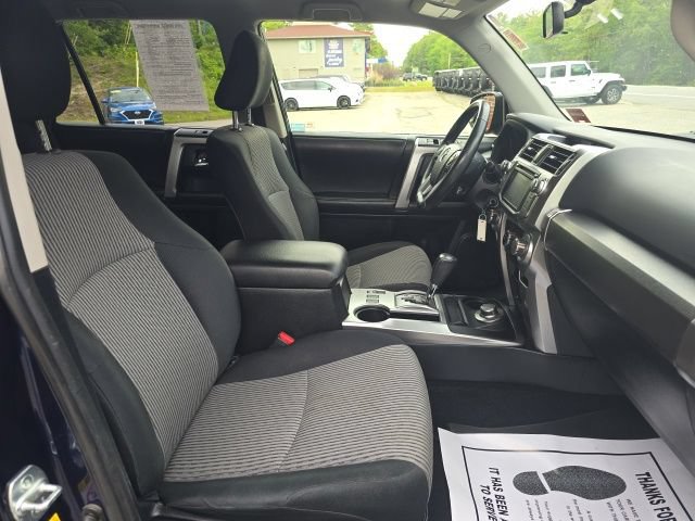 Used 2016 Toyota 4Runner SR5 AWD/4WD image 16