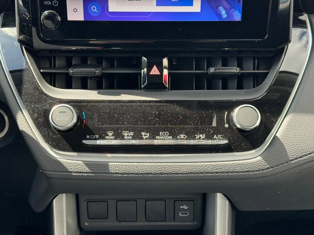 Used 2023 Toyota Corolla Cross LE w/ Moonroof Package image 38