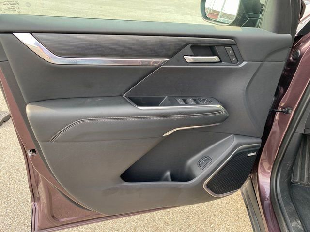 Used 2025 GMC Acadia Elevation image 19