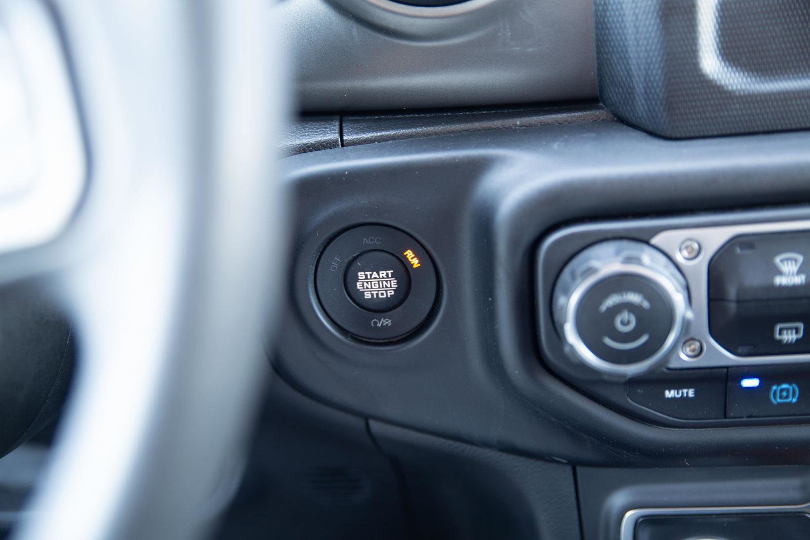 Used 2023 Jeep Wrangler Unlimited AWD/4WD image 13