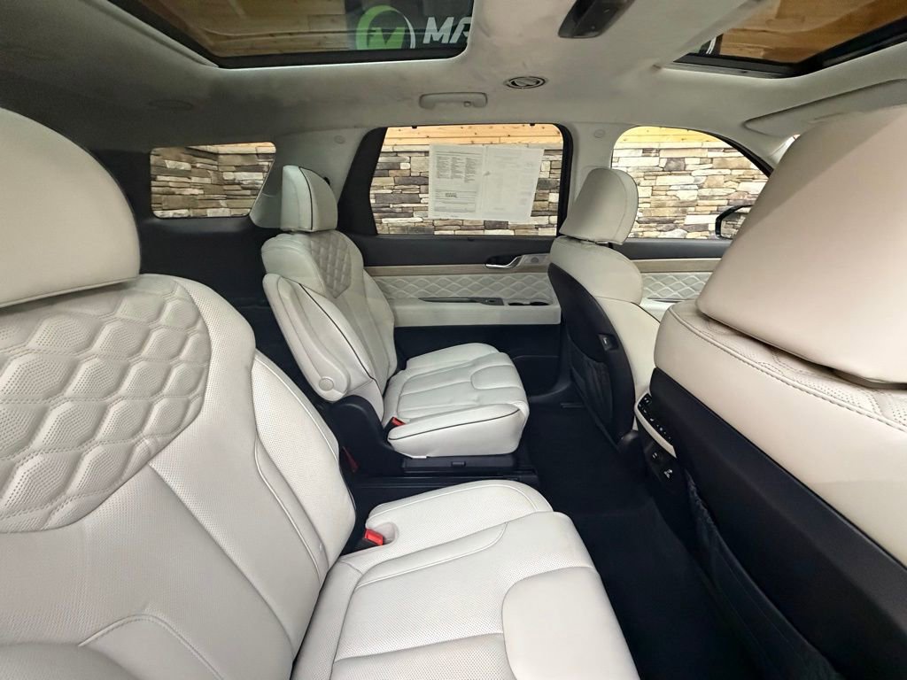 Used 2022 Hyundai Palisade Calligraphy image 30