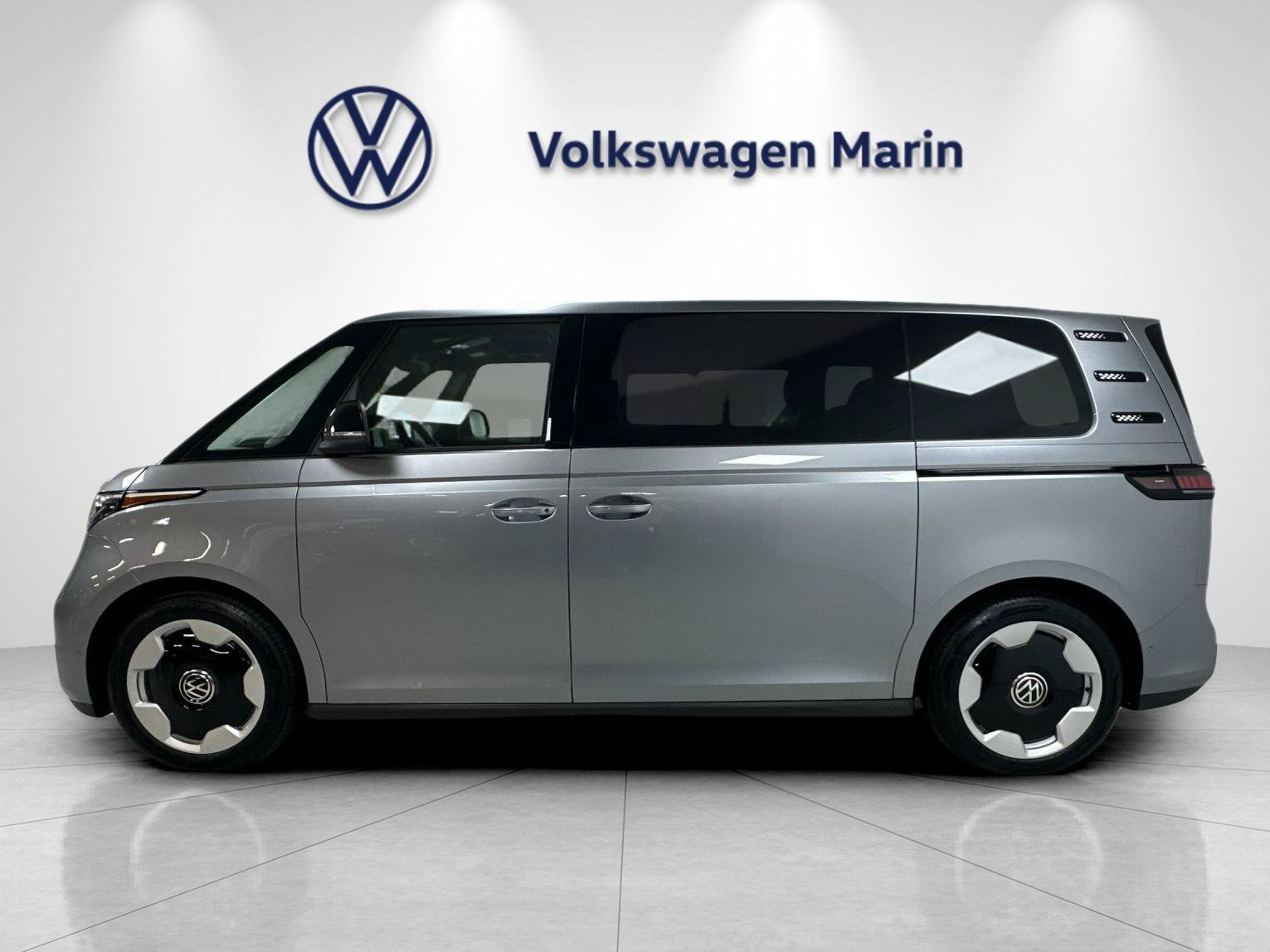 New 2025 Volkswagen ID. Buzz Pro S RWD image 2