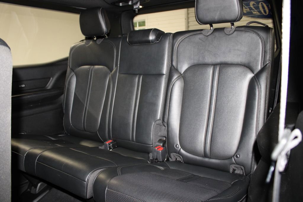 Used 2024 Jeep Wagoneer Series II w/ Flexible Seating Group AWD/4WD image 27