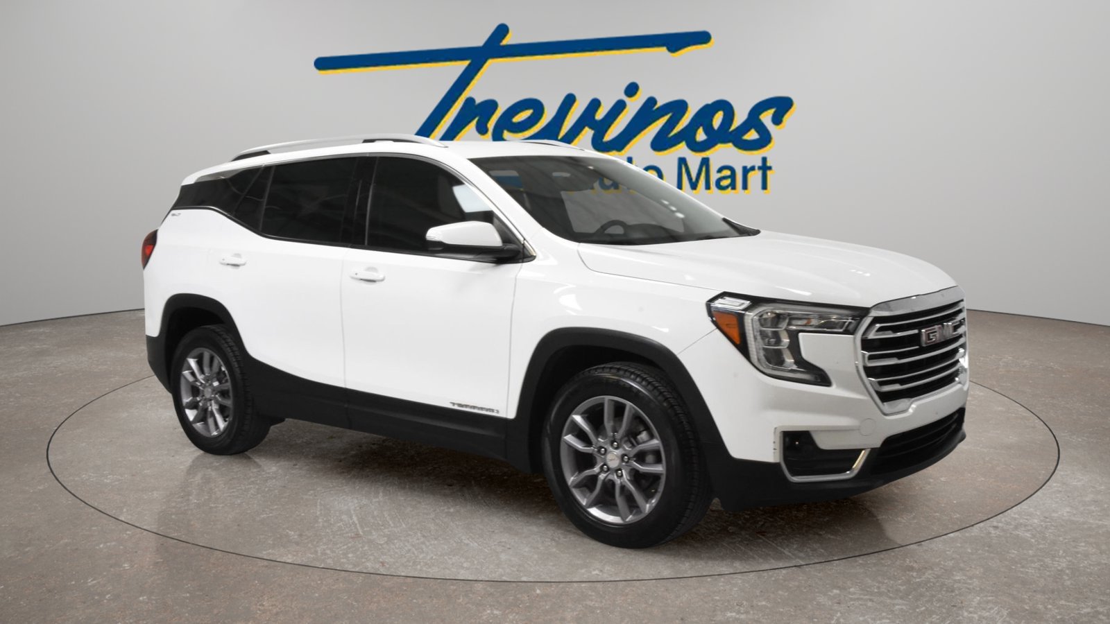 Used 2023 GMC Terrain SLT FWD image 1