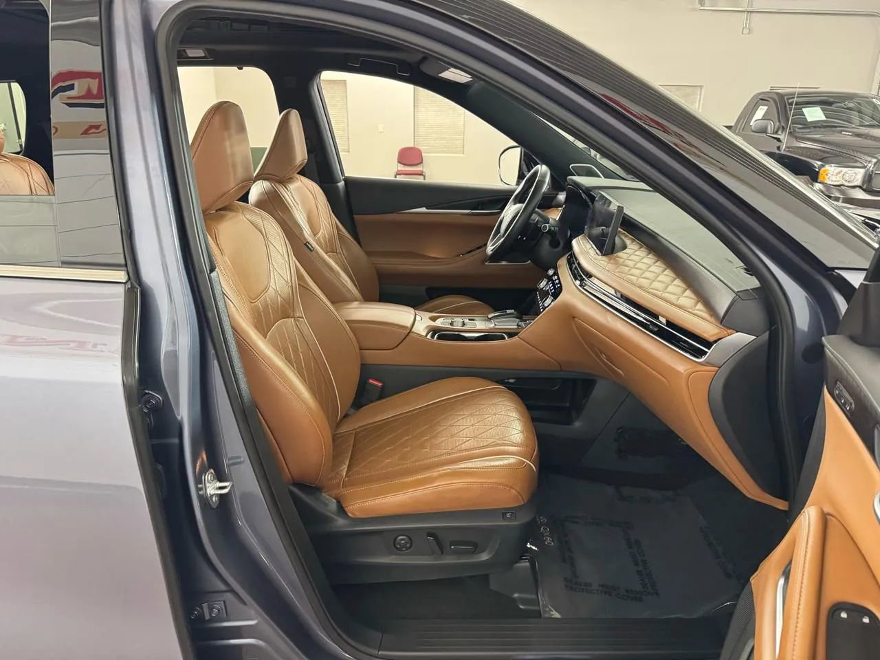 Used 2023 INFINITI QX60 Autograph w/ Cargo Package AWD/4WD image 45