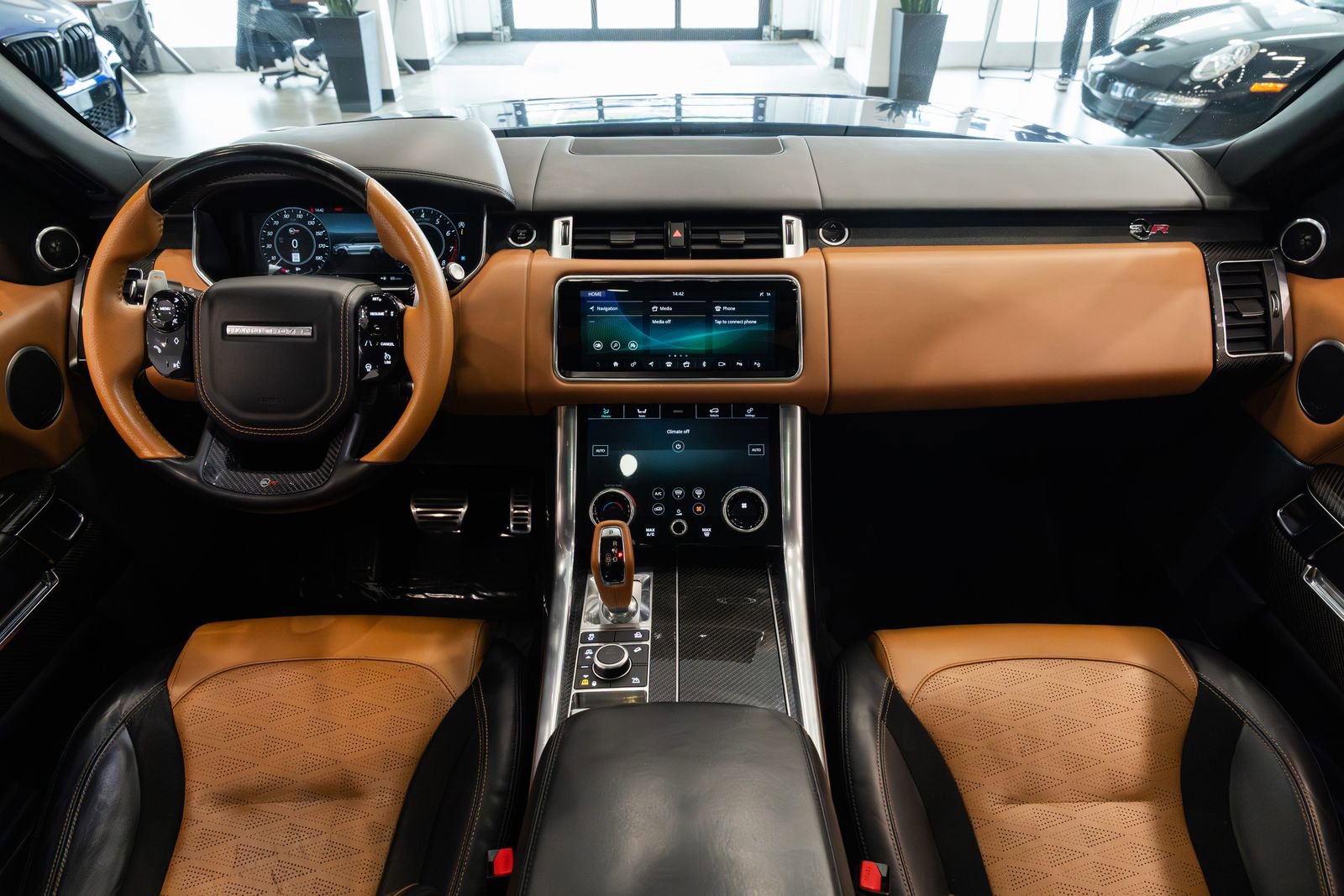 Used 2018 Land Rover Range Rover Sport SVR AWD/4WD image 9