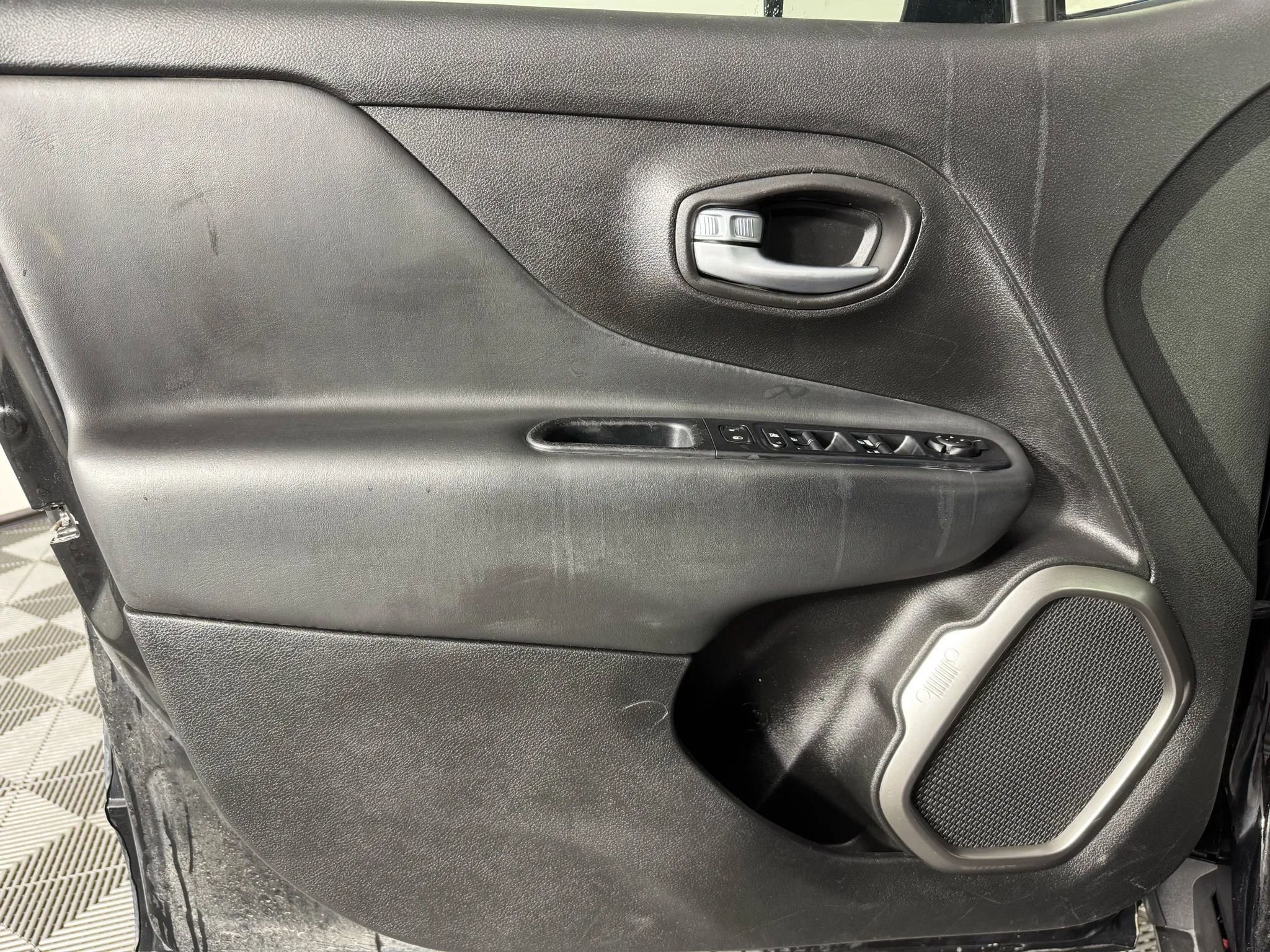 Used 2019 Jeep Renegade Limited w/ UConnect 8.4 Nav Group image 37