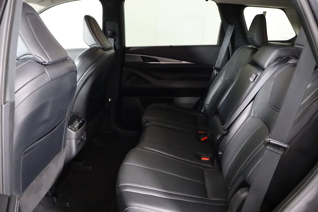 Used 2023 INFINITI QX60 Luxe w/ Cargo Package FWD image 16