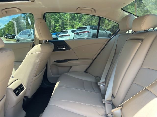 Used 2017 Honda Accord Touring image 13